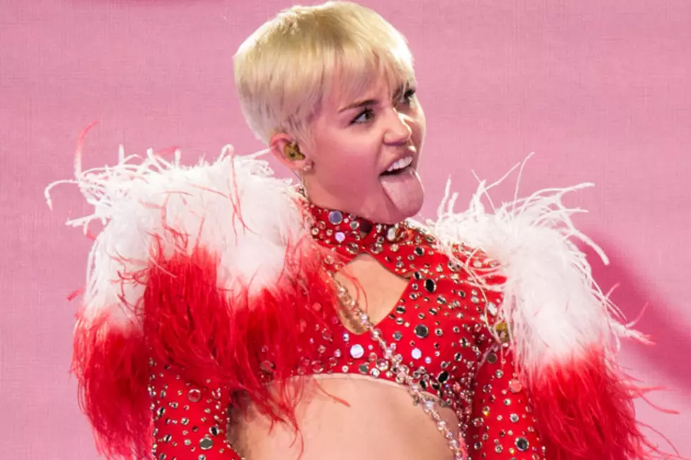 Miley Cyrus Wears Lingerie During Bangerz Tour Stop [VIDEO]