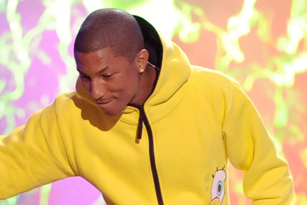 Pharrell Rocks a SpongeBob Onesie at the 2014 Kids’ Choice Awards [PHOTOS]