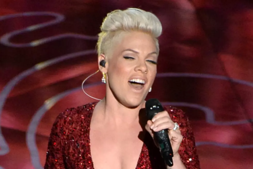 Pink Honors Judy Garland with Powerful 2014 Oscars Performance of ‘Somewhere Over the Rainbow’ [VIDEO]
