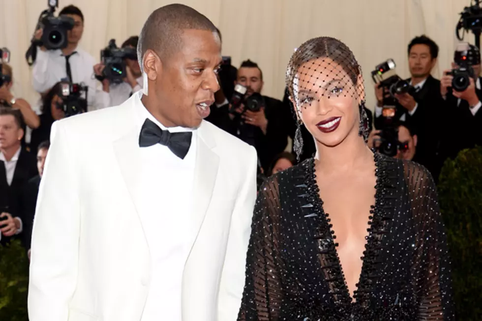 Jay Z + Beyonce (Kind of) Re-Enact Proposal at 2014 Met Gala [PHOTOS]