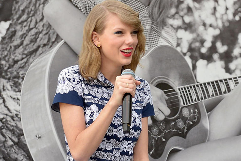 Taylor Swift Cooks With Ina Garten in Food Network Magazine [PHOTOS]