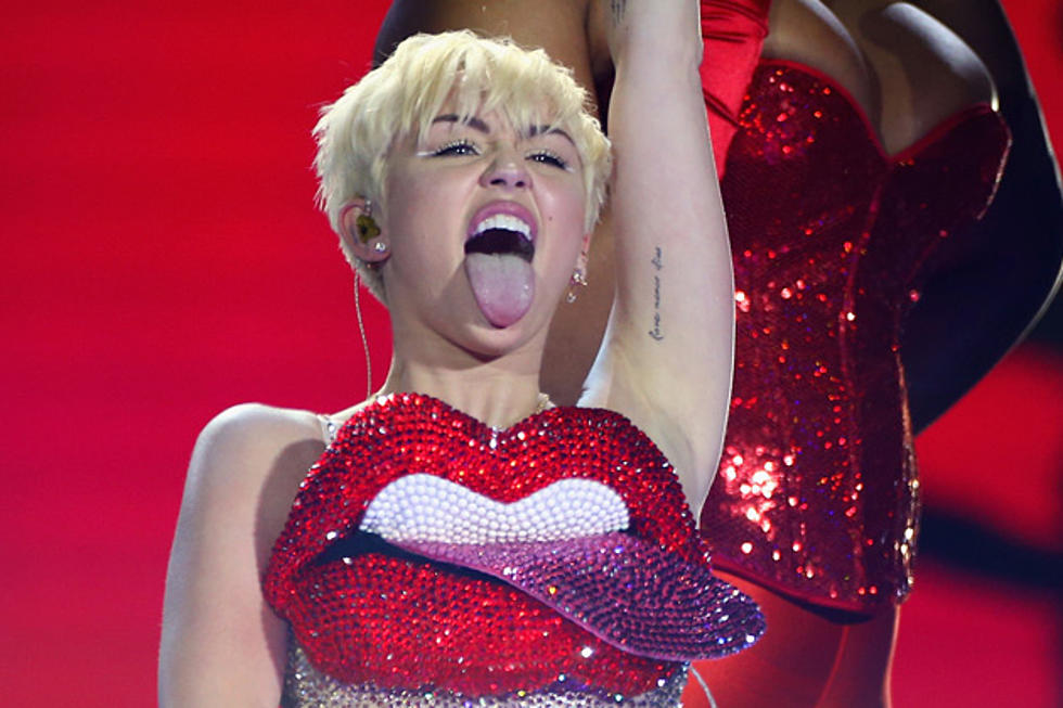 Miley Cyrus Tattoos Her Assistant [PHOTOS]