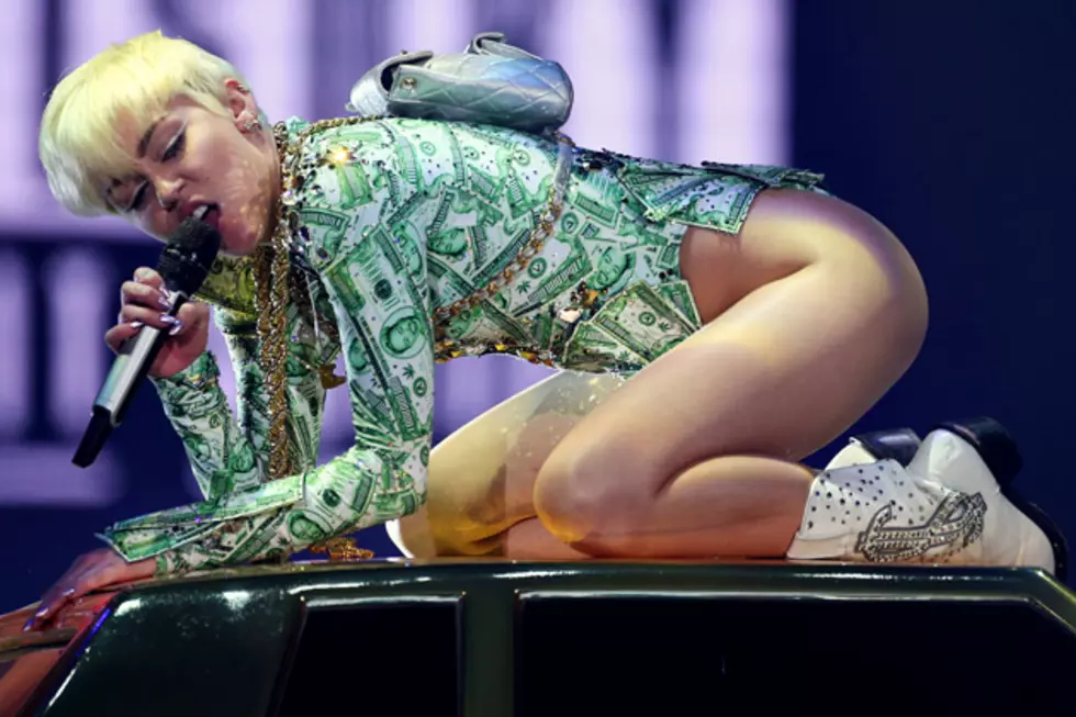 Did Miley Cyrus’ Butt ‘Desecrate’ the Mexican Flag? [VIDEO]