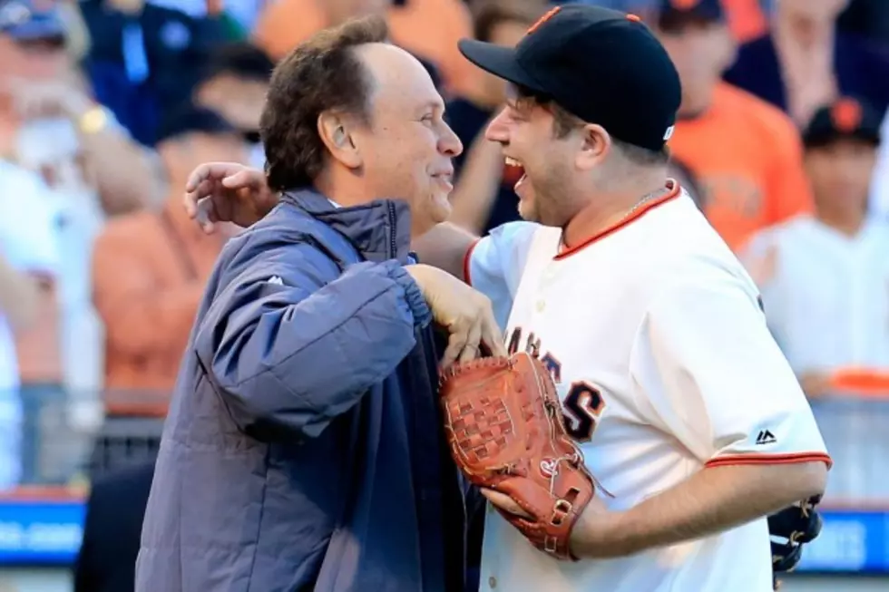 Robin Williams&#8217; Children, Billy Crystal Honor Late Actor at World Series