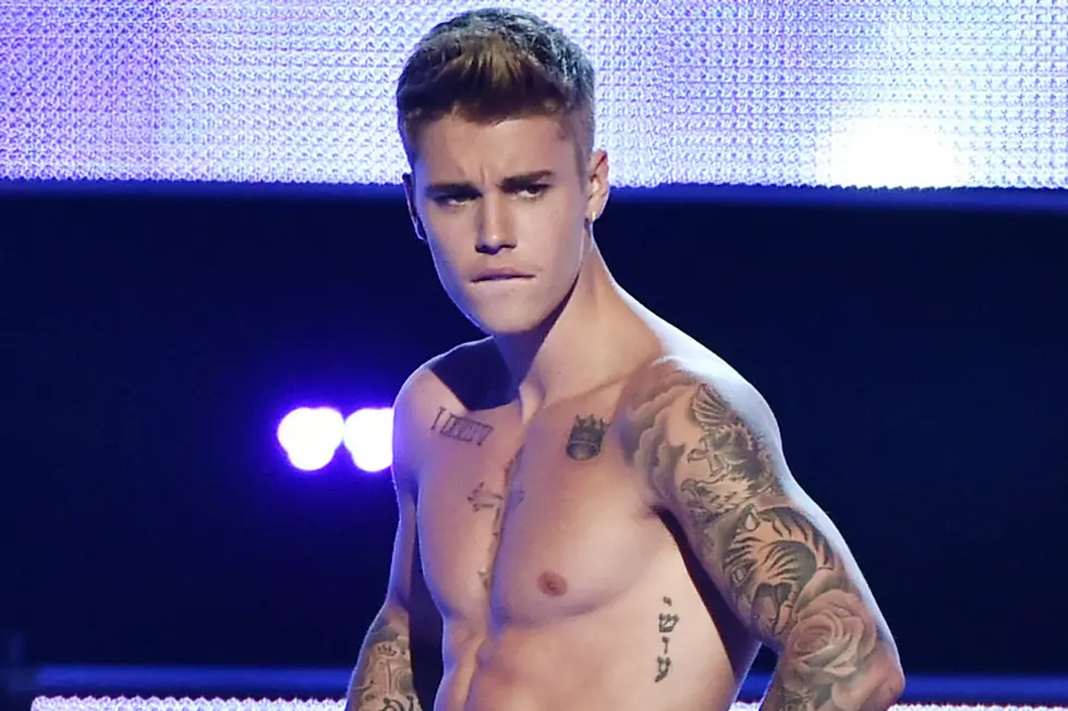Justin Bieber Boxes With Floyd Mayweather, Is Sweaty and Shirtless [VIDEO]