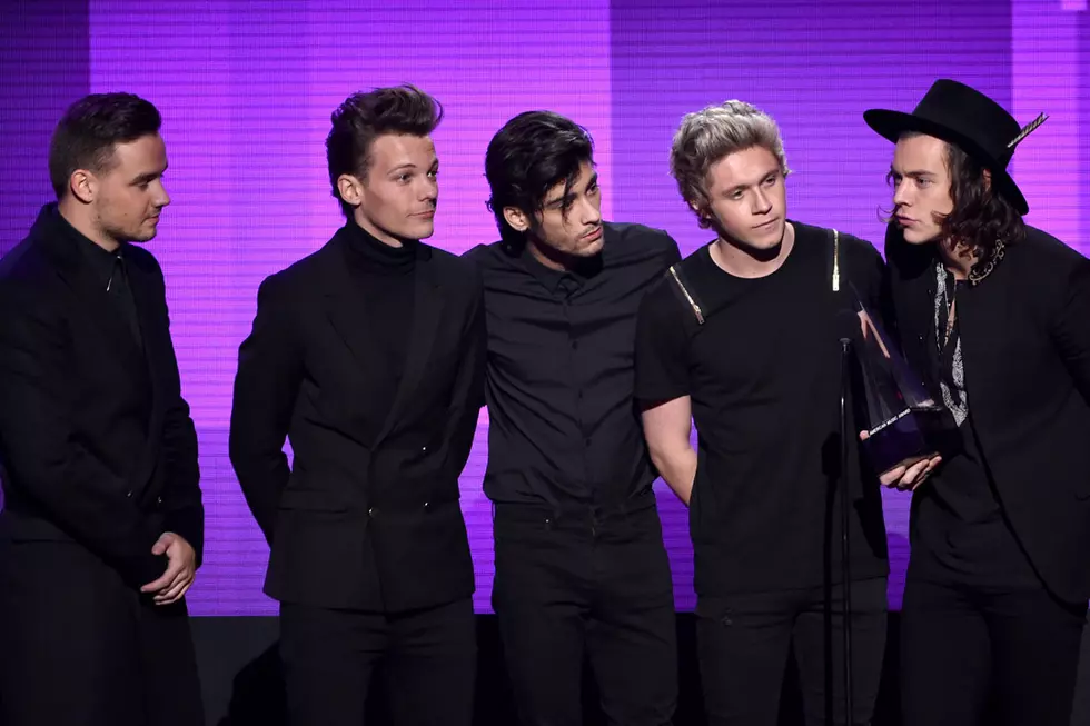 One Direction Perform &#8216;Night Changes&#8217; at the 2014 American Music Awards [VIDEO]