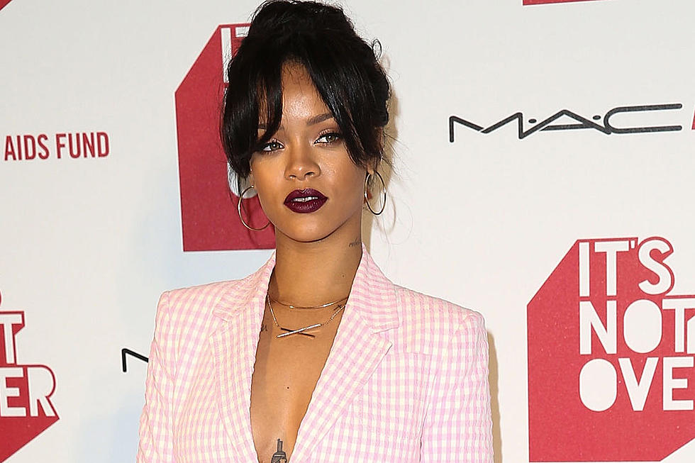 Rihanna Teases New Song