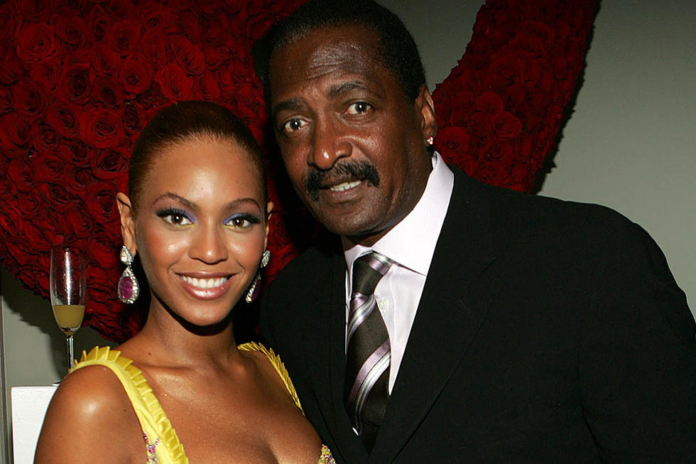 Beyonce’s Dad Is Selling Her Old Merchandise at a Garage Sale