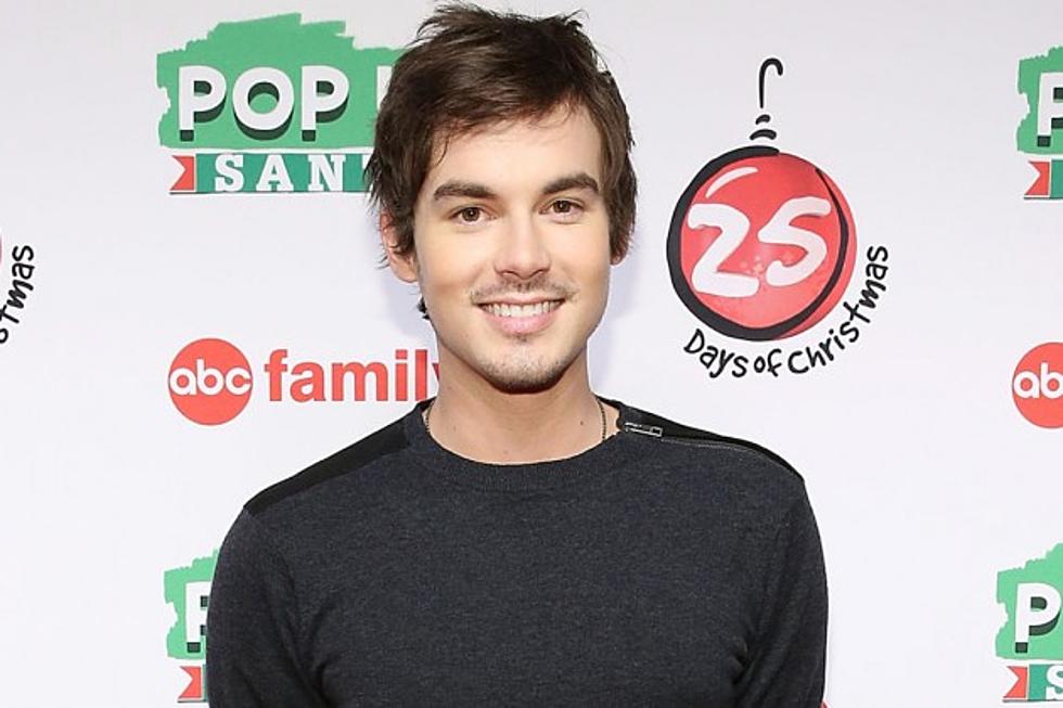 Tyler Blackburn on Stripping Down for &#8216;Pretty Little Liars&#8217; Special: &#8216;I Had to Do a Few Sit-Ups Before That&#8217;