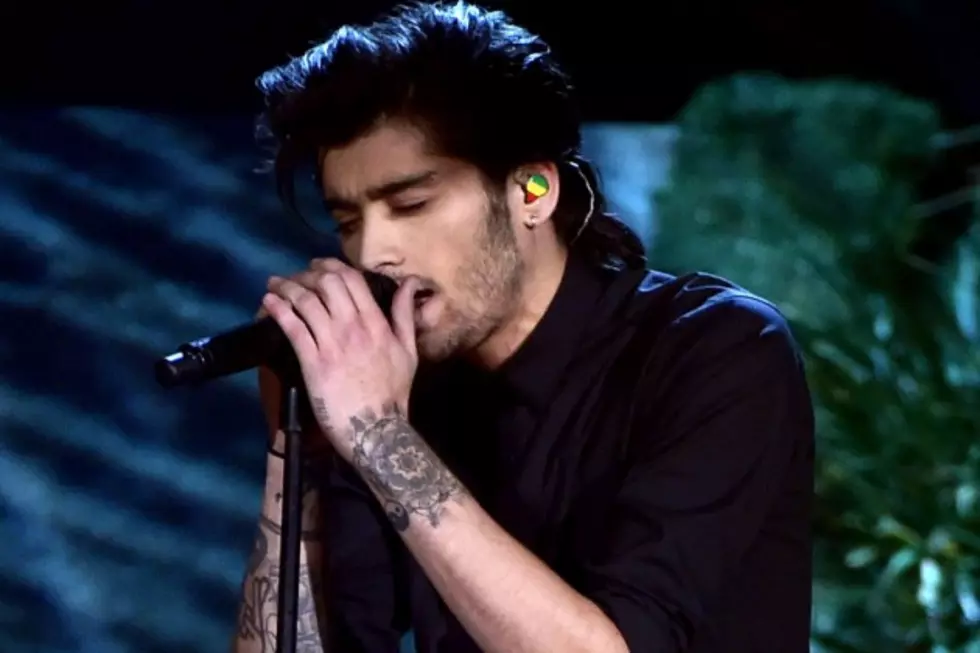 Zayn Malik Gets Sick During One Direction Concert, Fans React