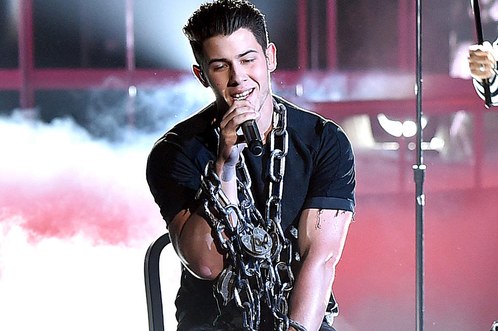 Nick Jonas Is Tied Up in ‘Chains’ at the 2015 iHeartRadio Music Awards [VIDEO]