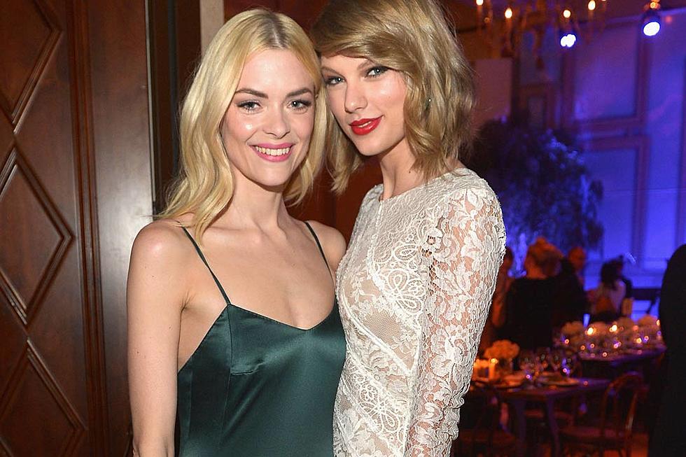 Taylor Swift Will Be the Godmother of Jaime King&#8217;s Baby [PHOTO]