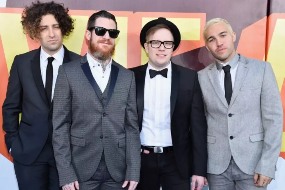 Fall Out Boy + Fetty Wap Perform &#8216;Centuries&#8217; + &#8216;Trap Queen&#8217; at the 2015 MTV Movie Awards