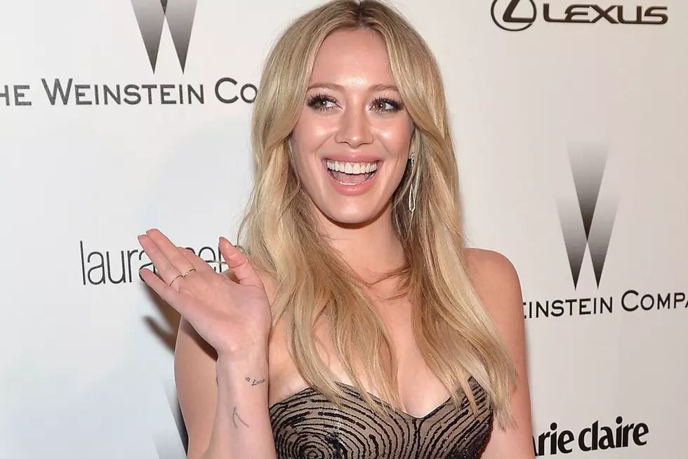Hilary Duff Is on Tinder, Swipes Left at Shirtless Mirror Selfies [LISTEN]
