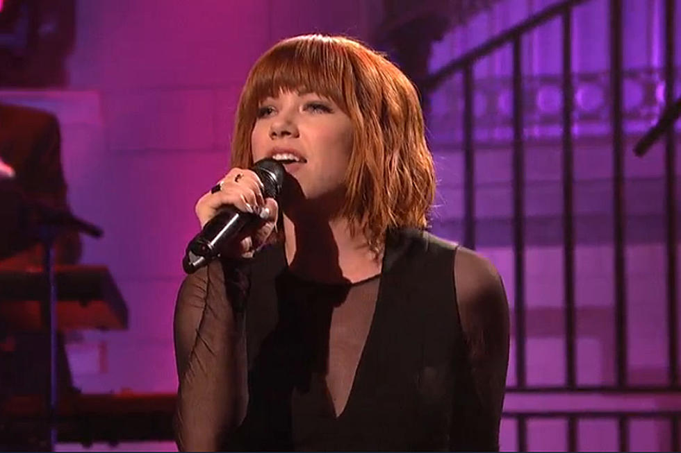 Carly Rae Jepsen Premieres 'All That' on 'SNL' Debut [VIDEO]