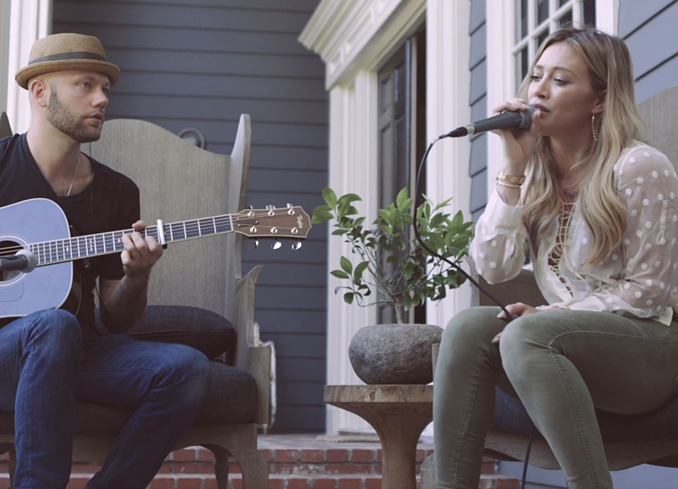 Watch Hilary Duff Nail An Acoustic Performance of Her Ed Sheeran-Penned ‘Tattoo’