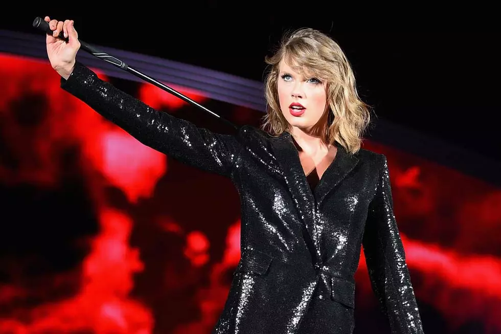 Taylor Swift Brings Fetty Wap Onstage In Seattle For &#8216;Trap Queen&#8217; Duet, Rocks Out With Ciara