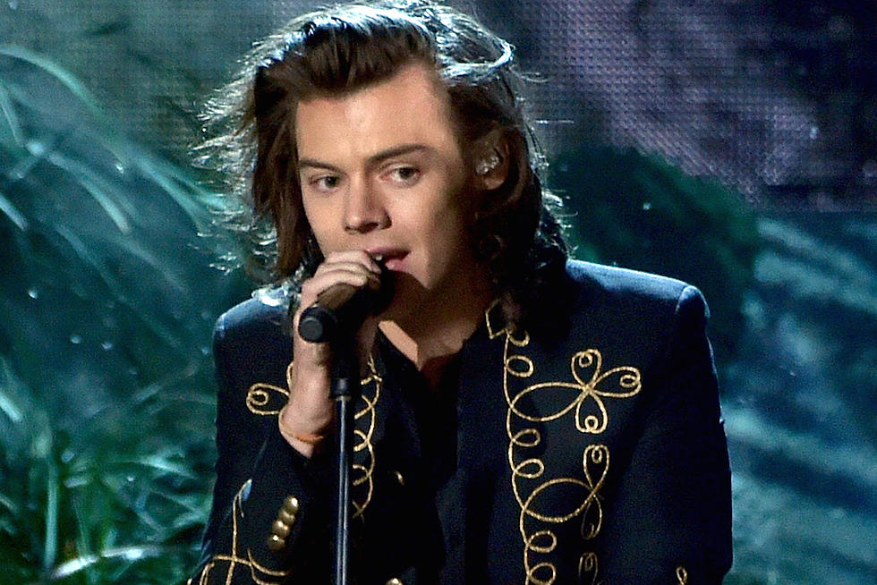 Harry Styles Falls Down On Stage Yet Again: ‘Physically, I’m Fine….Emotionally, I’m Bruised’