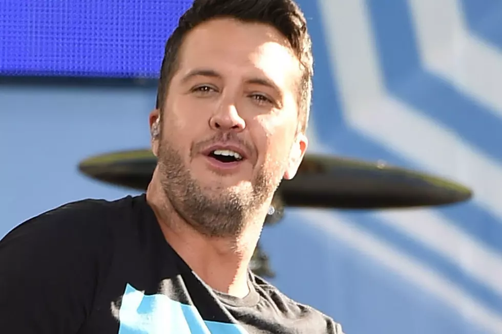 Luke Bryan Talks ‘Move’ From New ‘Kill the Lights’ Album (Plus, Enter to Win A Signed Guitar + CD!)