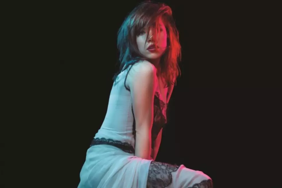 &#8216;E·MO·TION': Carly Rae Jepsen Runs Away With The Pop Record Of The Year, No &#8216;Maybe&#8217; About It