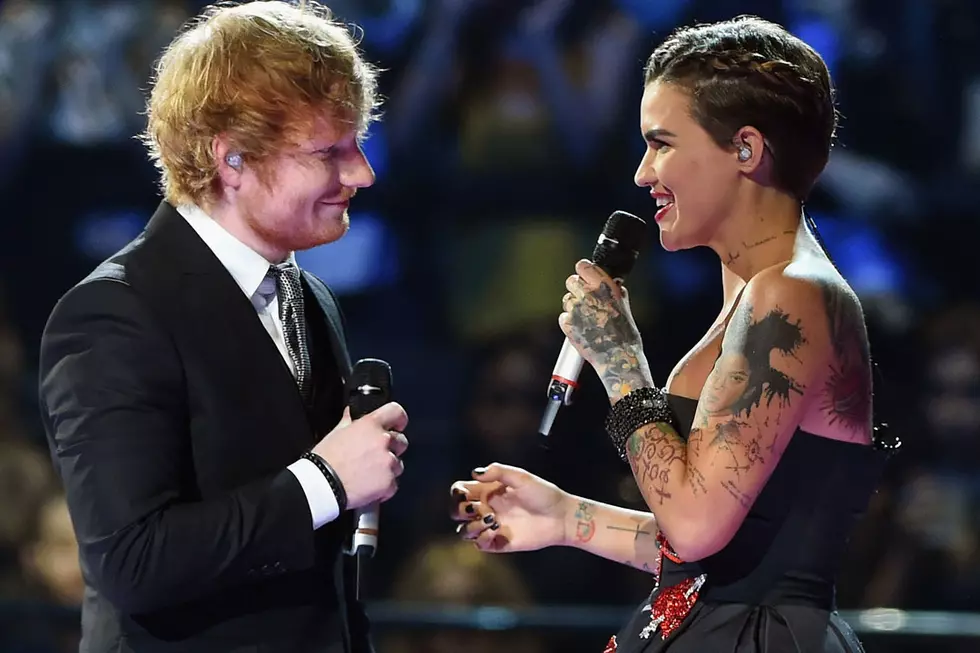 Ed Sheeran Offers Ruby Rose A Game of 'Hide The Banana' at 2015 EMAs