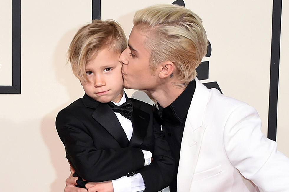 Justin Bieber’s Little Brother Jaxon Steals the Spotlight at 2016 Grammys
