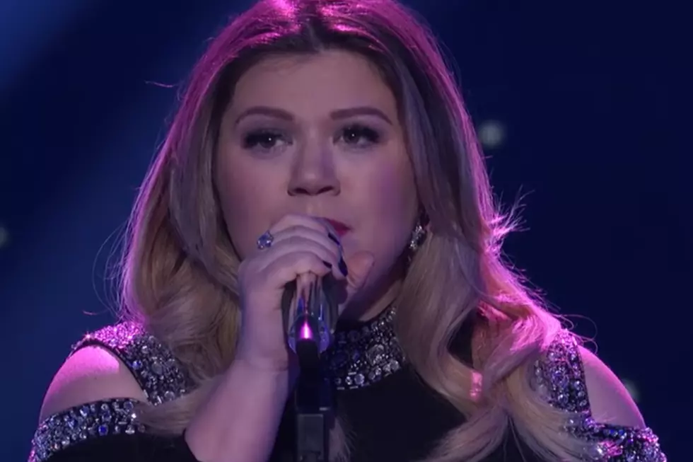 Kelly Clarkson Thinks It’s ‘Awesome But Sad’ That ‘Piece by Piece’ Performance Blew up