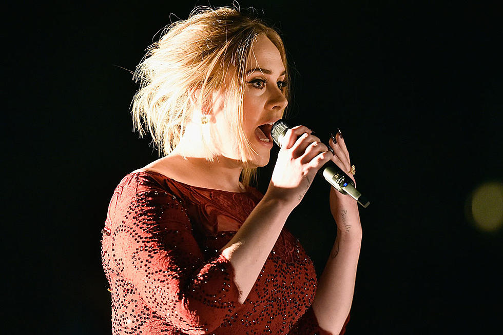 Adele Powers Through Technical Difficulties to Perform at 2016 Grammys