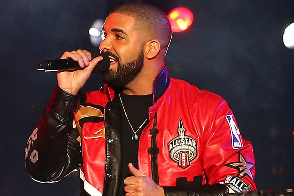 Watch Drake Perform &#8216;Hotline Bling&#8217; at a Bat Mitzvah