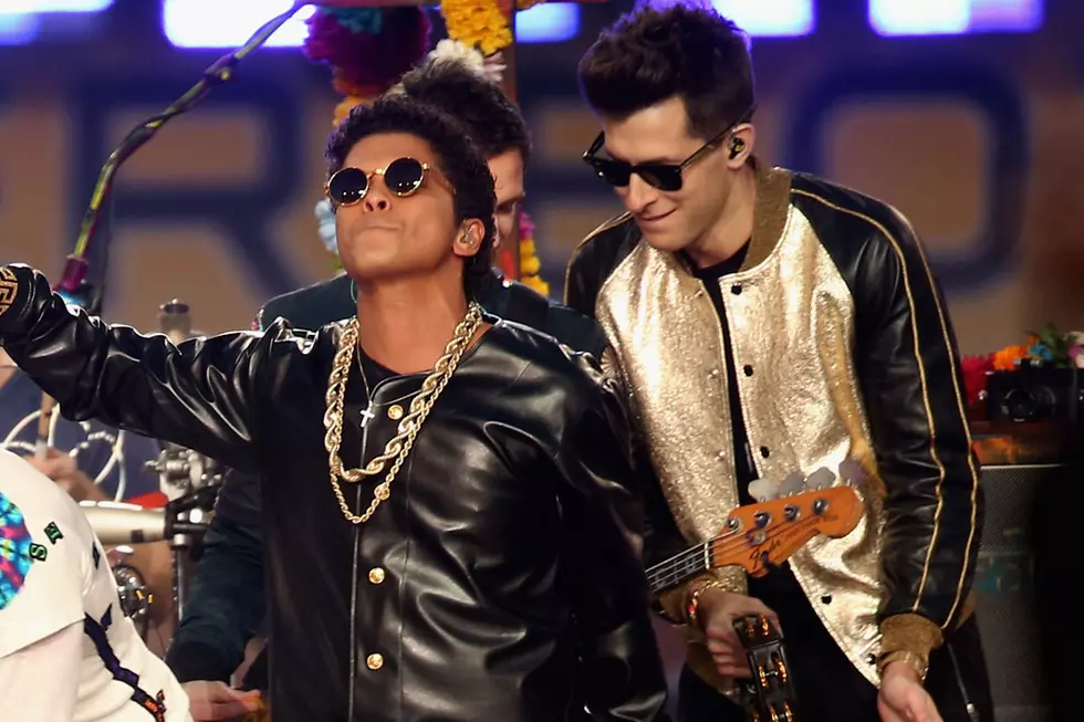 ‘Uptown Funk’ Wins Record of the Year at 2016 Grammy Awards