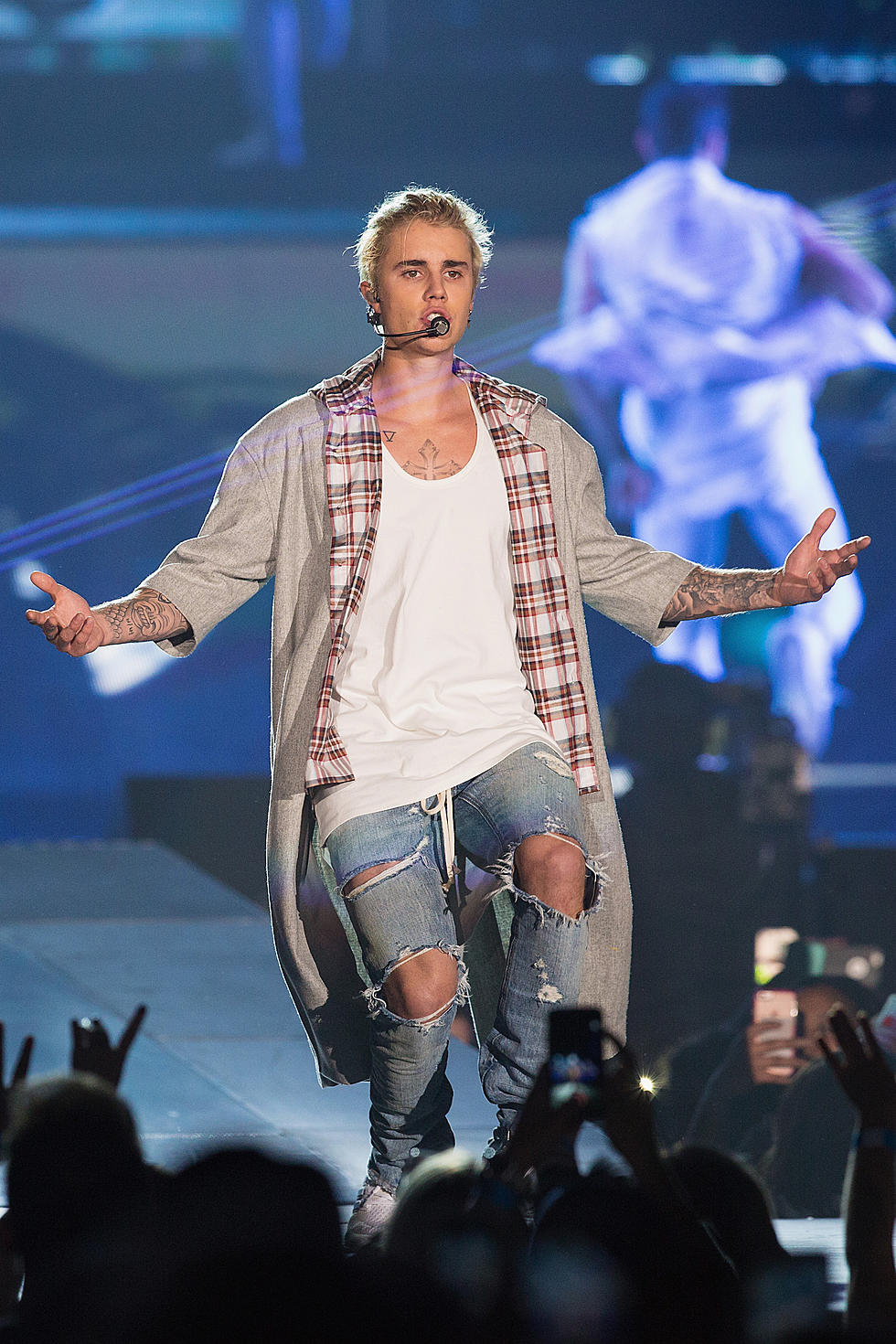 Justin Bieber Moved to Tears By His Own ‘Purpose’ Performance in Philly