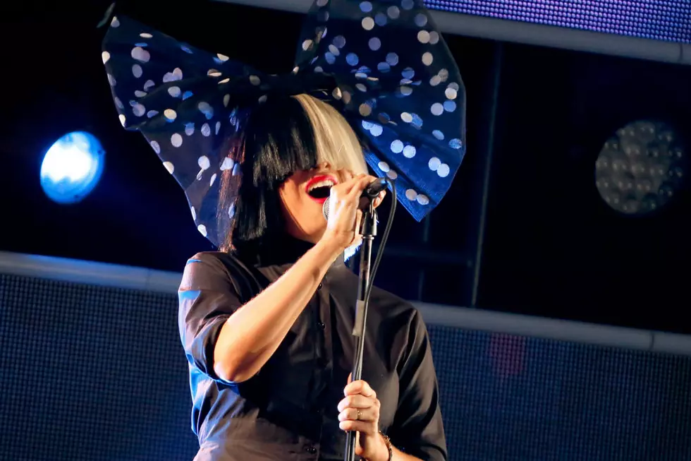 Sia Proves Acoustic Ain't Always Quiet With Explosive Six-Track Live Set
