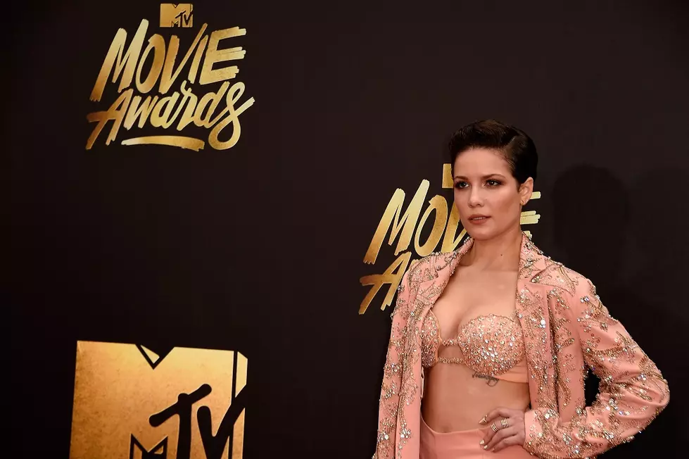 Halsey's Pretty in Pink 2016 MTV Movie Awards Style
