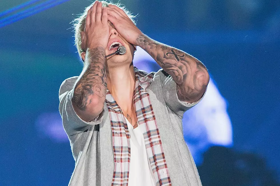 Justin Bieber Begs Fans to Be Quiet, Their Screams Further Intensify