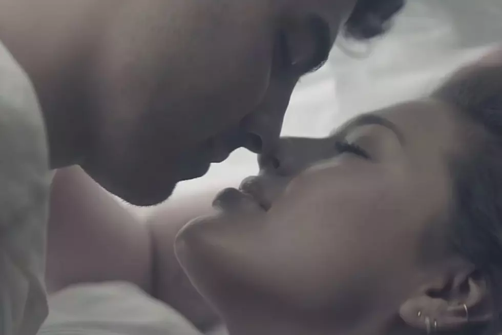 Joe Jonas Makes Out With Ashley Graham in DNCE’s ‘Toothbrush’ Video