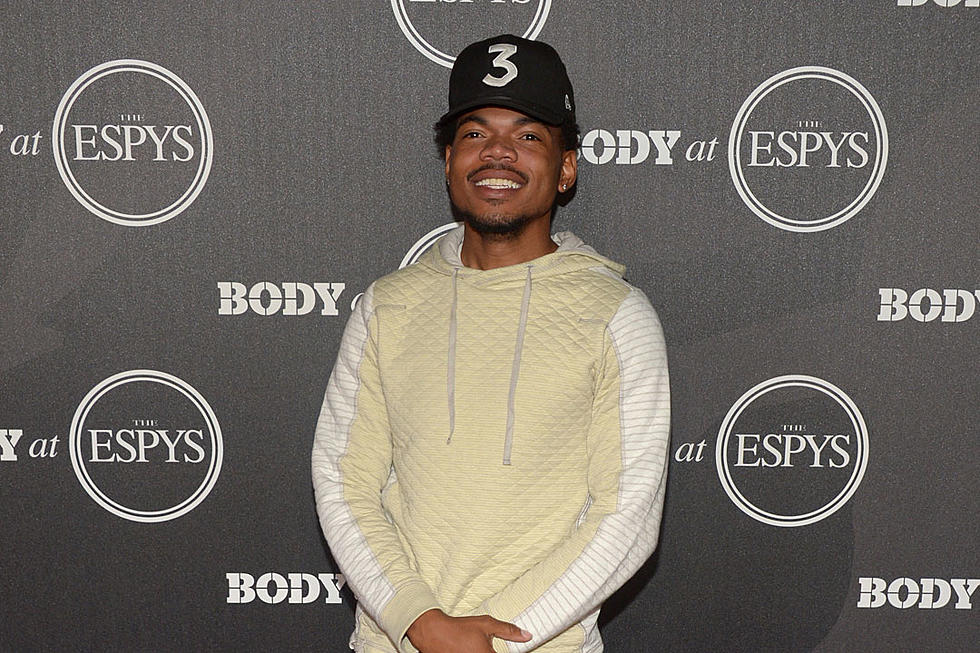 Chance the Rapper Leads Thousands to Early Voting Polls in Chicago