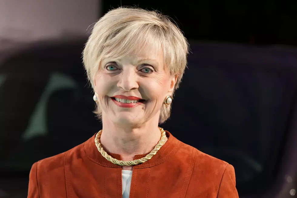 Florence Henderson, Beloved Star of ‘The Brady Bunch,’ Dies at 82