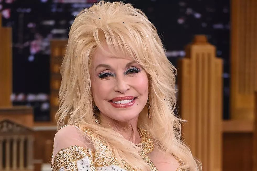 Dolly Parton’s Book Club Will Send Your Child a Free Book Every Month