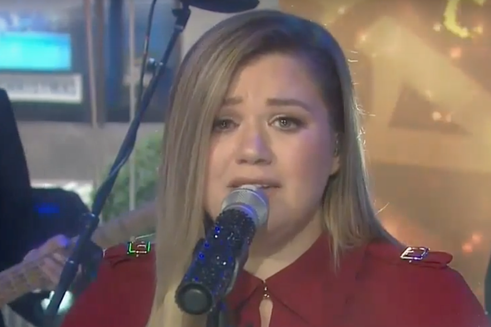 Kelly Clarkson Cries, Makes Hoda Kotb Cry, With &#8216;Hamilton&#8217; Performance on &#8216;Today&#8217;
