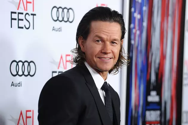 Mark Wahlberg Says Celebrities &#8216;Shouldn&#8217;t&#8217; Talk About Politics, Promptly Talks About Politics