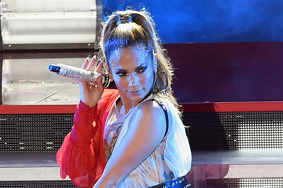 Watch Jennifer Lopez Perform Her Hits on New Year’s Eve Special