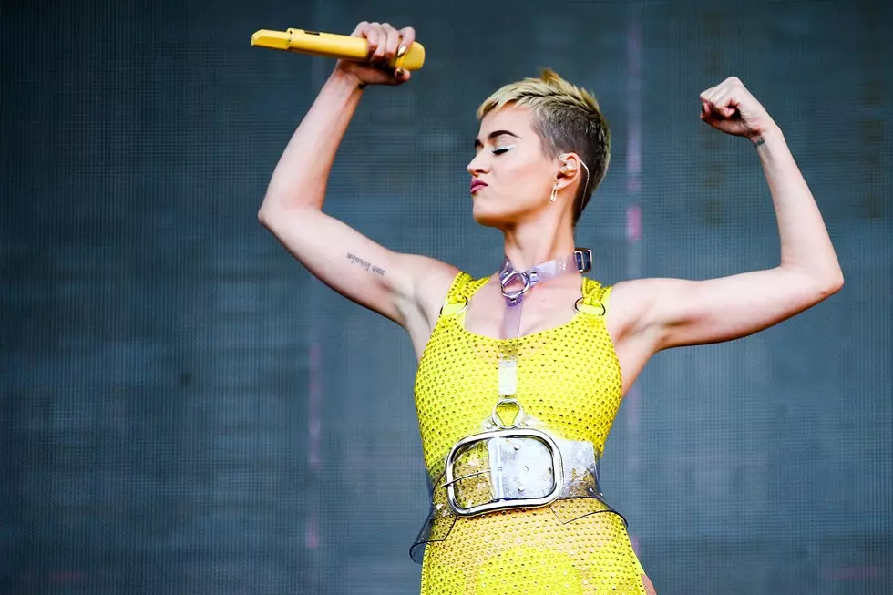 Katy Perry First Artist to Hold Three Diamond Song Awards