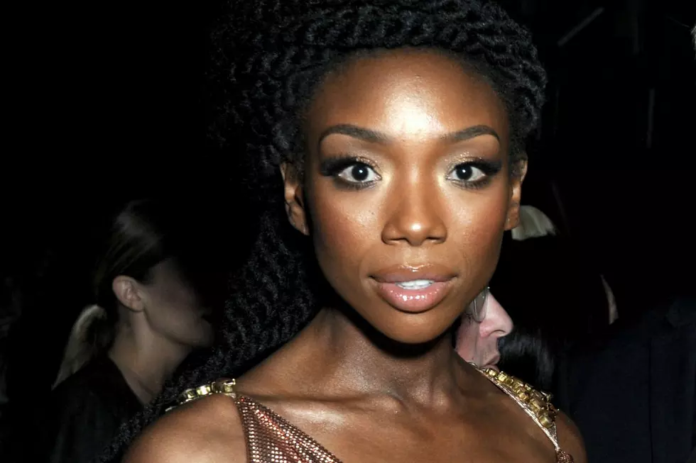 Brandy Loses Consciousness on Flight, Rushed To Hospital