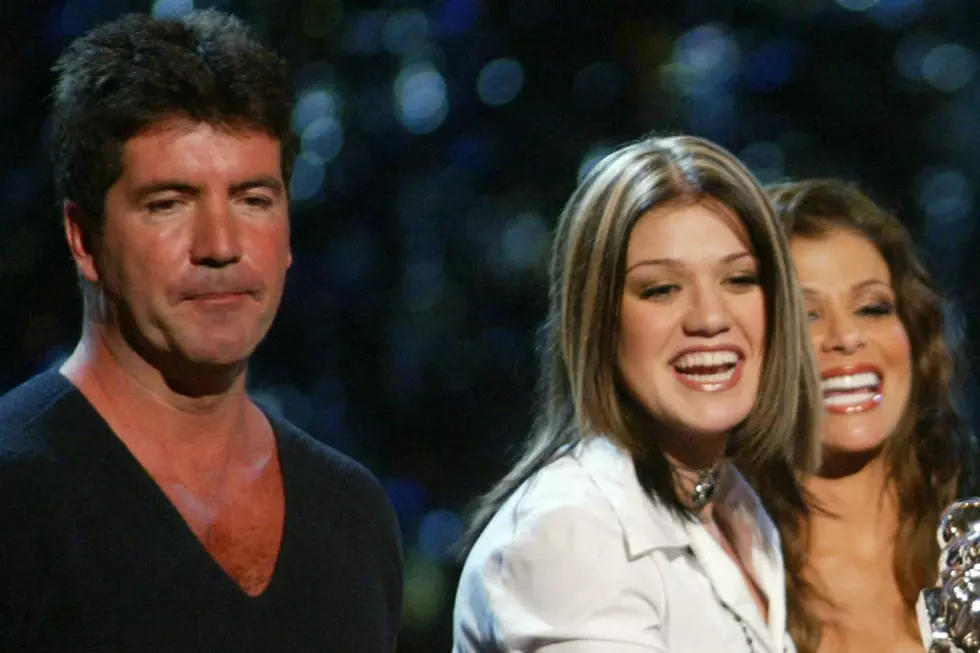 Simon Cowell Gives Kelly Clarkson Standing O on ‘AGT’ Finale, 15 Years After ‘Idol’