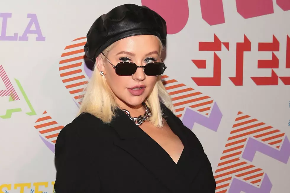 Christina Aguilera Goes Makeup-Free During Ear Piercing (PHOTOS)