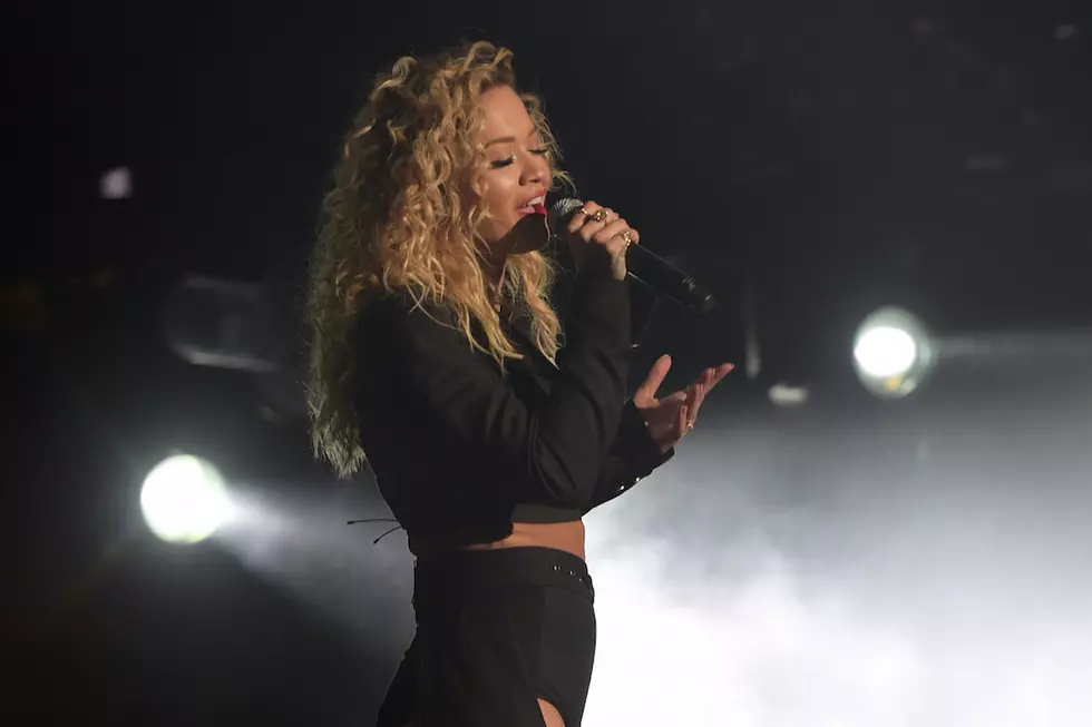 Rita Ora Honors Avicii With One-Minute Silence, ‘Lonely Together’ Performance at Netherlands Festival (VIDEO)