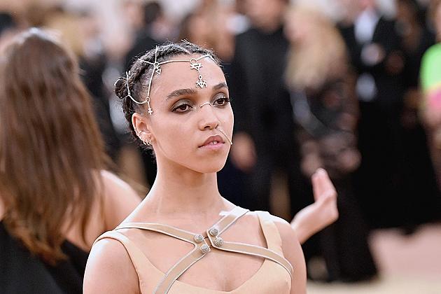 FKA Twigs Had Six Tumors Removed From Uterus: &#8216;I Was so Scared&#8217;