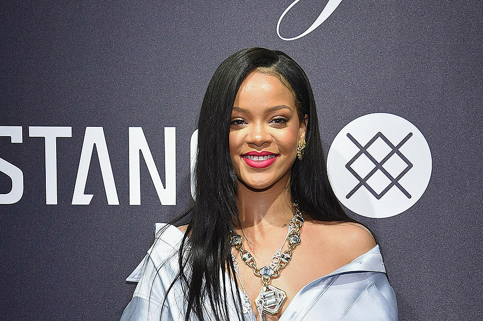 Rihanna Reveals She’s Working on New Music