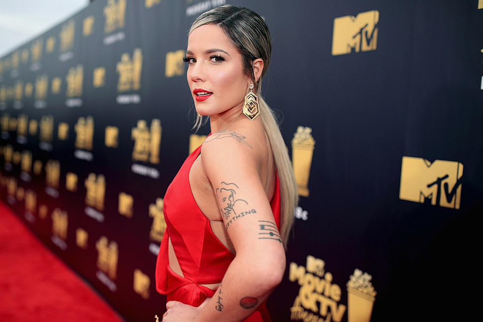 Watch Halsey Make a Totally Savage Reference to Her G-Eazy Breakup (VIDEO)