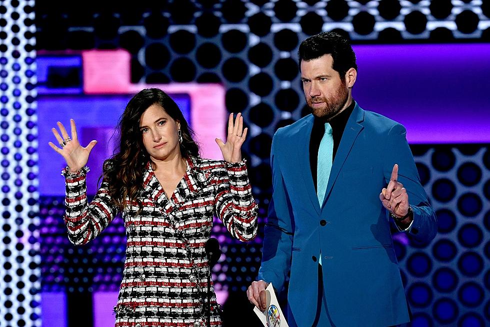 2018 AMAs Presenter Billy Eichner Urges Young People to Vote ‘Like Taylor Swift Told You To’